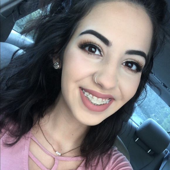 Meet your Posher, Haley - Picture 2 of 2